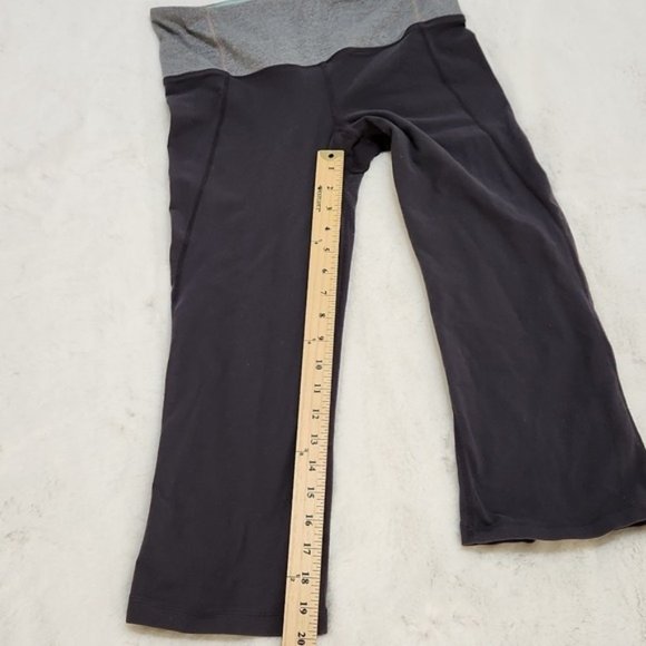 Lululemon Women's Gather And Crow Crop size 6 - Picture 15 of 15